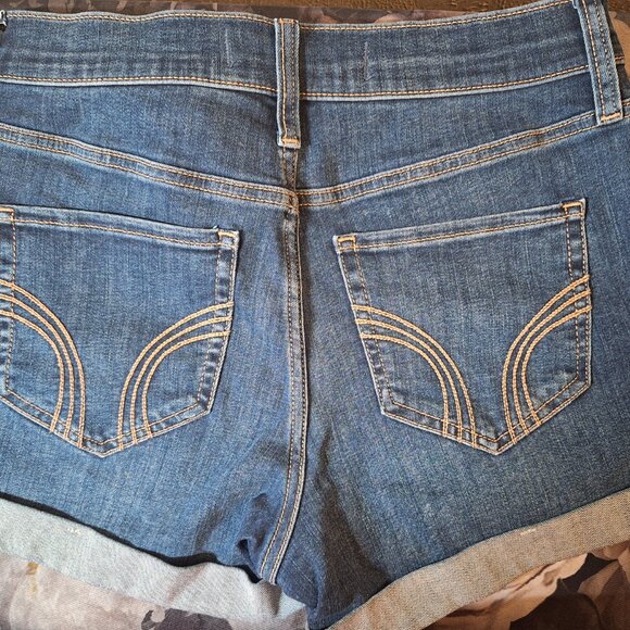 Holister Women's Jean Shorts (Size 8/29) - Picture 5 of 14